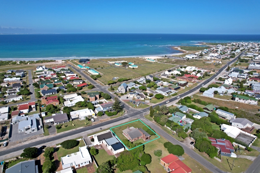 4 Bedroom Property for Sale in Struisbaai Western Cape